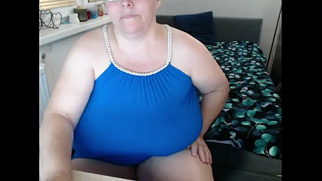 Snapshot of Sweetboobs chatting on September 19, 7:18 pm Sweetboobs online show from September 19, 7:18 pm