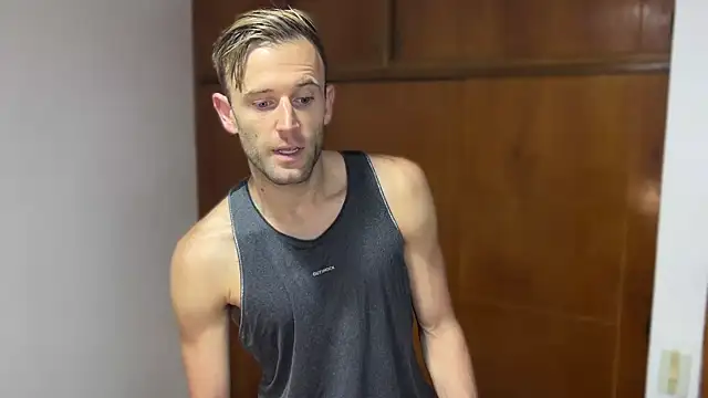 aquilesmade online show from December 30, 4:18 pm