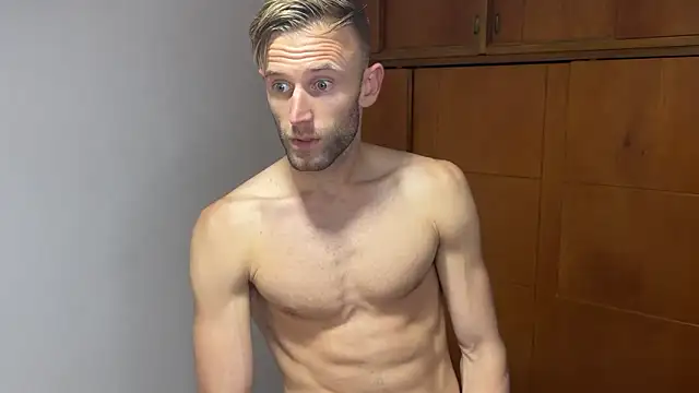 aquilesmade online show from December 14, 1:38 am