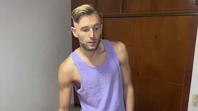 aquilesmade online show from December 8, 4:50 pm