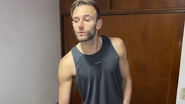 aquilesmade online show from December 29, 4:18 pm