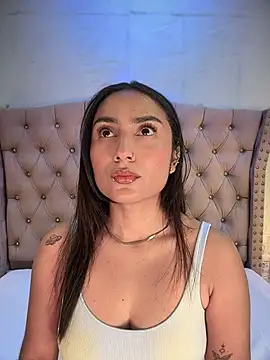 Snapshot of lia_sofiia chatting on July 6, 9:05 am lia sofiia online show from July 6, 9:05 am