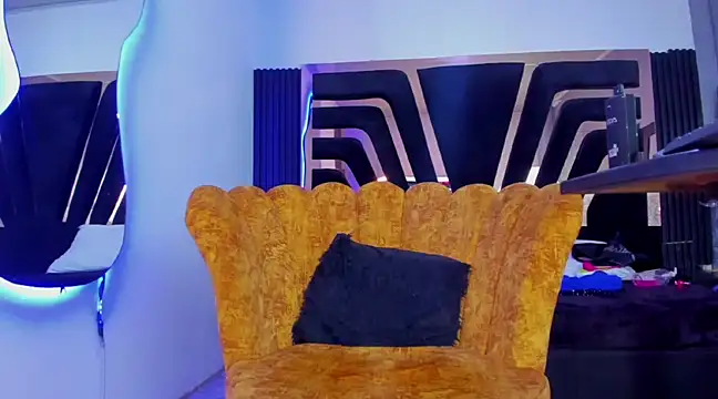 licyEvans online show from February 19, 11:04 pm