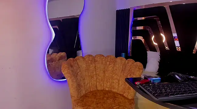 licyEvans online show from January 25, 3:41 pm