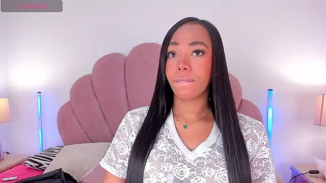 Nicole Paradise online show from February 11, 1:11 pm