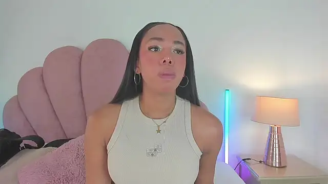 Nicole Paradise online show from March 28, 12:39 pm