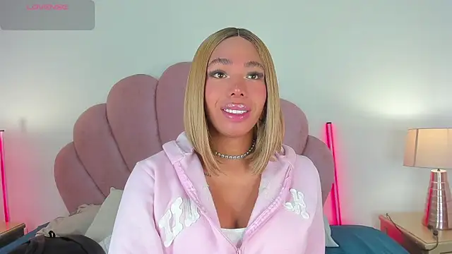 Nicole Paradise online show from March 14, 12:33 pm