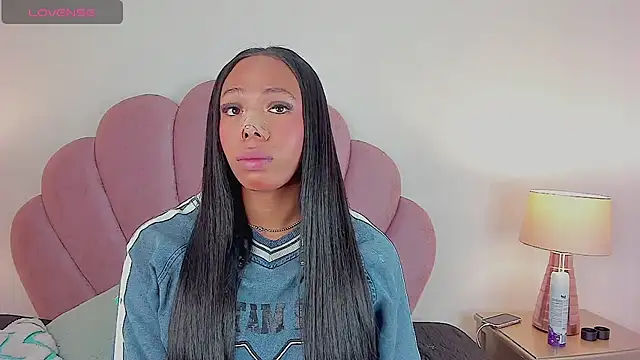 Snapshot of Nicole_Paradise chatting on October 6, 12:28 pm Nicole Paradise online show from October 6, 12:28 pm