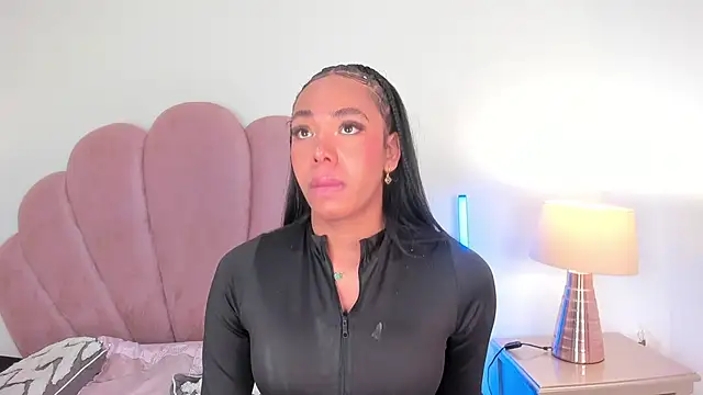 Nicole Paradise online show from January 19, 12:53 pm