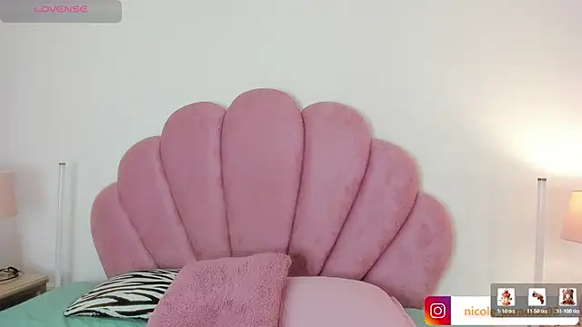 Nicole Paradise online show from July 24, 1:07 pm