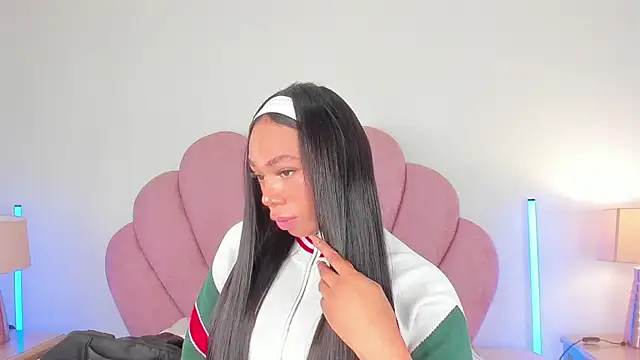 Nicole Paradise online show from March 26, 12:47 pm