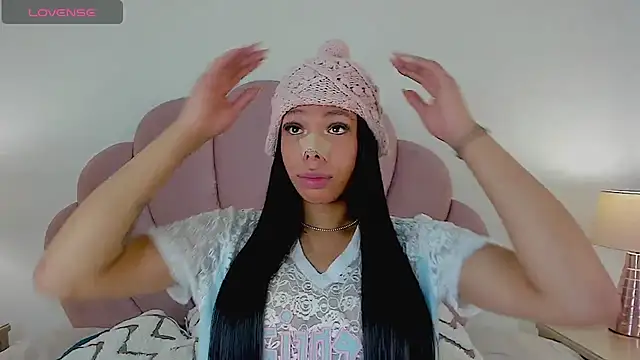 Snapshot of Nicole_Paradise chatting on October 9, 12:28 pm Nicole Paradise online show from October 9, 12:28 pm