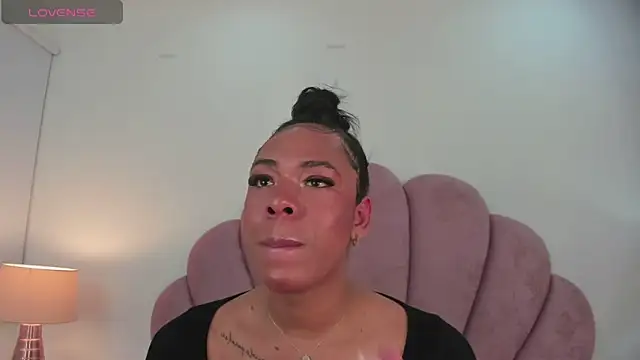 Snapshot of Nicole_Paradise chatting on March 13, 12:56 pm Nicole Paradise online show from March 13, 12:56 pm