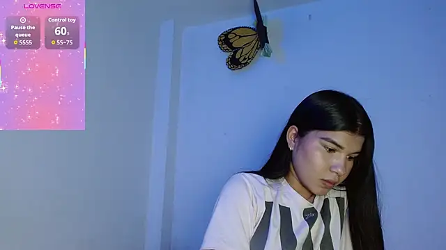 Snapshot of SophiaMeyerst chatting on December 15, 2:23 pm SophiaMeyerst online show from December 15, 2:23 pm