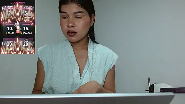 Snapshot of SophiaMeyerst chatting on October 29, 2:27 pm SophiaMeyerst online show from October 29, 2:27 pm