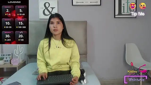 SophiaMeyerst online show from May 4, 1:03 pm