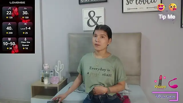 SophiaMeyerst online show from May 2, 12:54 pm