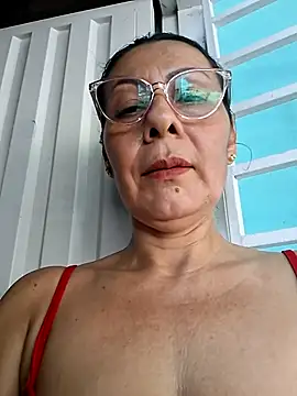 Snapshot of Mia-funny20 chatting on October 31, 8:49 pm Mia-funny20 online show from October 31, 8:49 pm