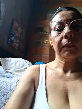 Snapshot of Mia-funny20 chatting on October 30, 8:28 pm Mia-funny20 online show from October 30, 8:28 pm