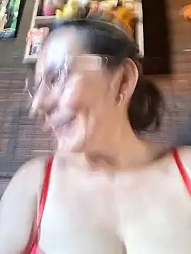 Snapshot of Mia-funny20 chatting on October 9, 8:20 pm Mia-funny20 online show from October 9, 8:20 pm