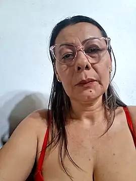 Snapshot of Mia-funny20 chatting on November 28, 8:20 pm Mia-funny20 online show from November 28, 8:20 pm