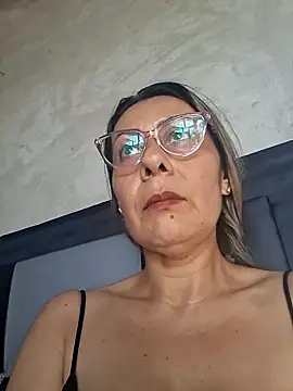 Mia-funny20 online show from April 4, 8:37 pm