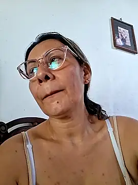 Snapshot of Mia-funny20 chatting on November 23, 4:17 pm Mia-funny20 online show from November 23, 4:17 pm