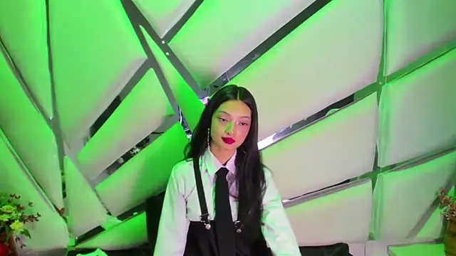 Snapshot of Aurora_18 chatting on November 28, 2:39 pm Aurora 18 online show from November 28, 2:39 pm