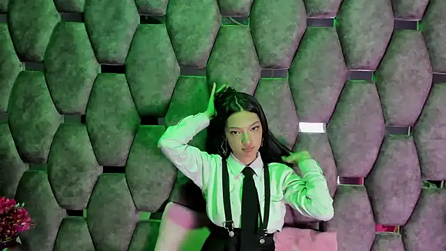 Aurora 18 online show from January 15, 2:42 pm