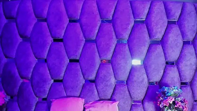 Aurora 18 online show from December 22, 2:17 pm