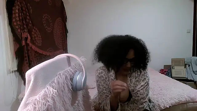 Snapshot of RDENLACASA chatting on February 27, 10:20 pm RDENLACASA online show from February 27, 10:20 pm