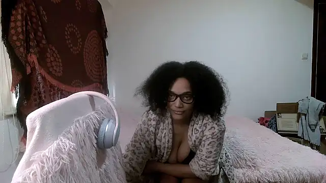 Snapshot of RDENLACASA chatting on February 27, 10:33 am RDENLACASA online show from February 27, 10:33 am