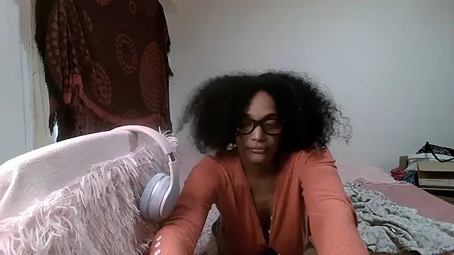 Snapshot of RDENLACASA chatting on March 1, 5:27 pm RDENLACASA online show from March 1, 5:27 pm