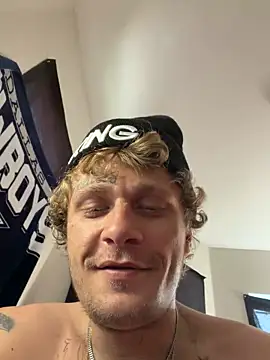 SpAzZ1234 online show from April 27, 5:33 pm