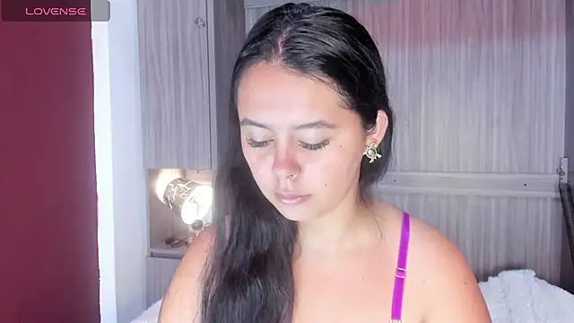 Snapshot of valerymeyerr chatting on April 28, 11:47 am valerymeyerr online show from April 28, 11:47 am