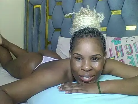 Snapshot of Sexyebonygal chatting on October 28, 2:27 pm Sexyebonygal online show from October 28, 2:27 pm