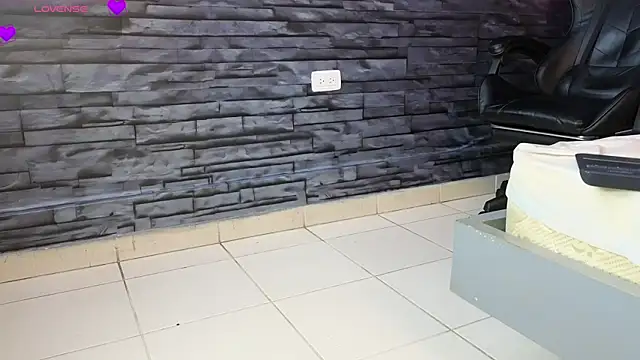 Lilith Zen online show from February 17, 11:02 am