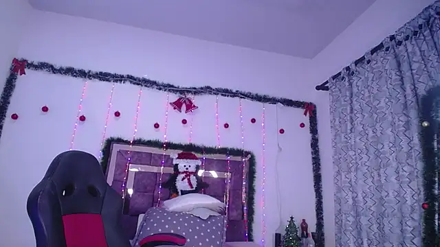 alejandrafitt online show from December 16, 4:06 am