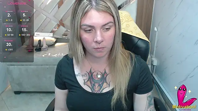 Snapshot of Paula_b_ chatting on June 3, 2:33 pm Paula b online show from June 3, 2:33 pm