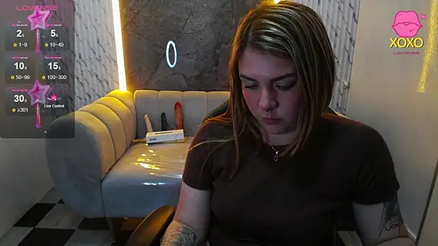 Paula b  online show from April 25, 12:57 am