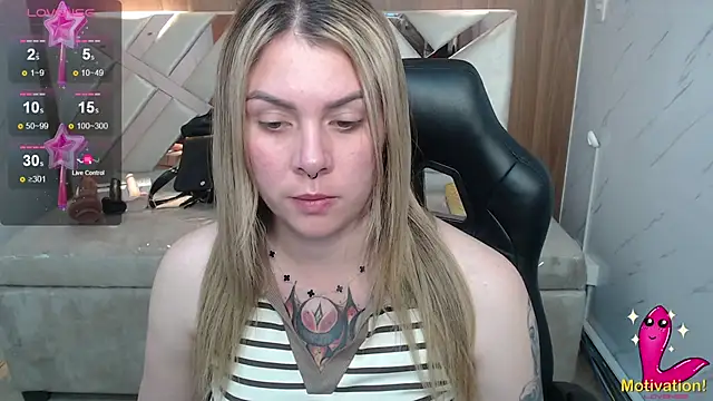 Snapshot of Paula_b_ chatting on July 4, 12:53 pm Paula b online show from July 4, 12:53 pm