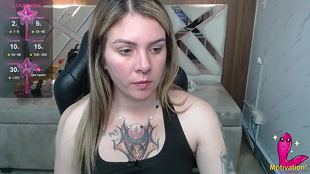 Snapshot of Paula_b_ chatting on July 10, 1:00 pm Paula b online show from July 10, 1:00 pm