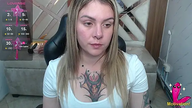 Snapshot of Paula_b_ chatting on July 8, 12:50 pm Paula b online show from July 8, 12:50 pm