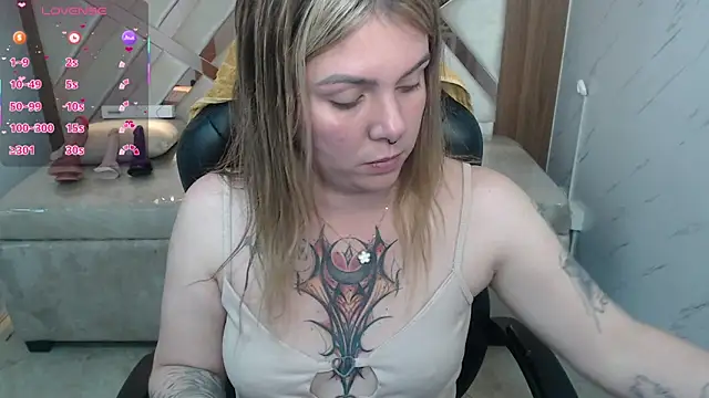 Snapshot of Paula_b_ chatting on June 13, 12:58 pm Paula b online show from June 13, 12:58 pm