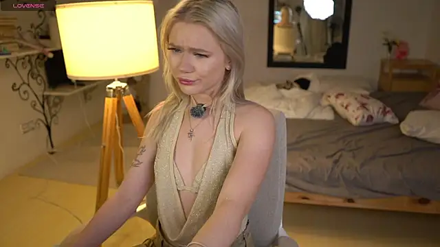 LexieLoree online show from November 4, 4:05 am