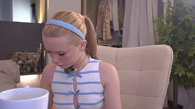 LexieLoree online show from June 27, 3:01 am