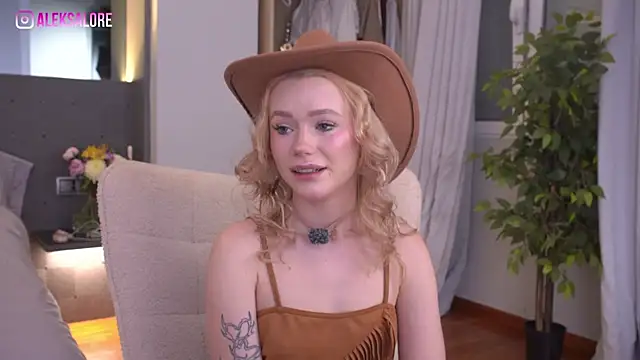 LexieLoree online show from June 22, 3:01 am