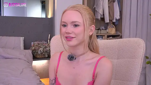 LexieLoree online show from July 20, 3:03 am