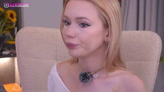 LexieLoree online show from July 8, 3:08 am