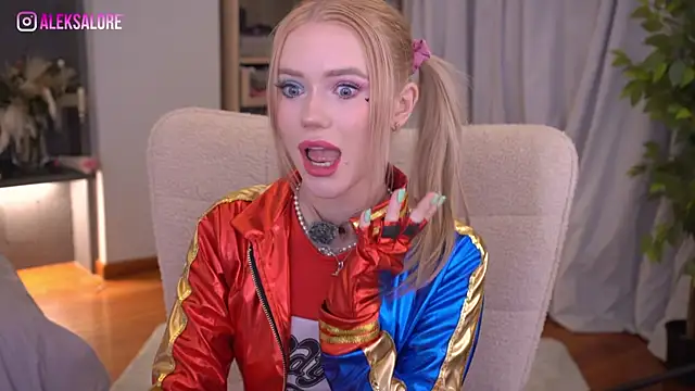 LexieLoree online show from June 8, 2:56 am